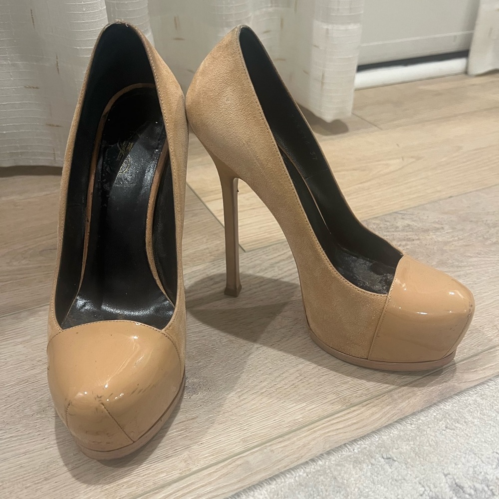 Yves Saint Laurent Tribtoo Suede and Patent Leather heal